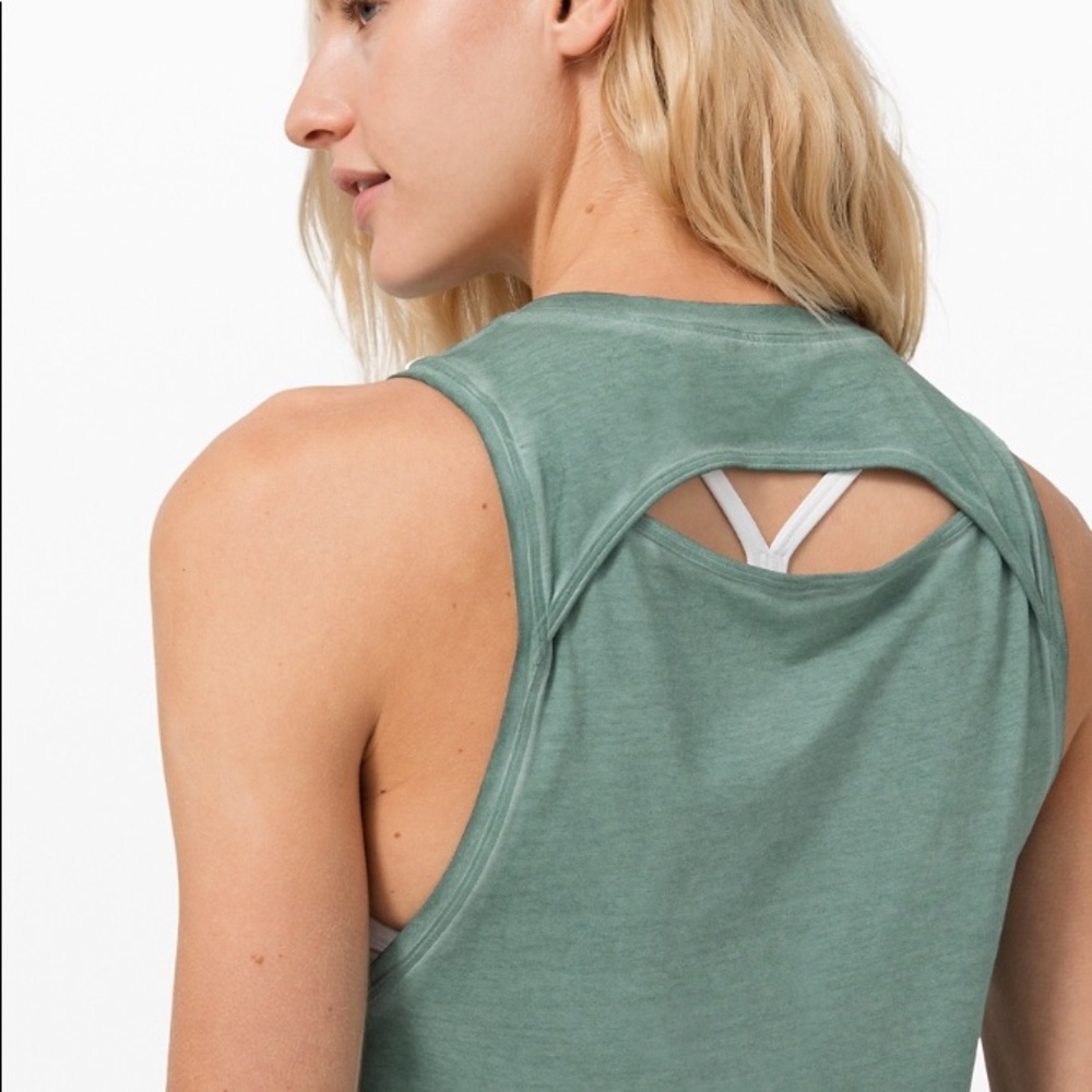 Lululemon cut back crop tank